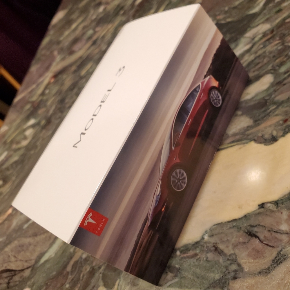 Tesla Model 3- 1/43 Size Replica